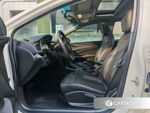 Buick Yinglang 2023 Белый из Китая