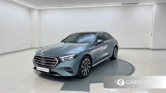 Mercedes-Benz E-Class W214 2025 Синий нефрит из Кореи