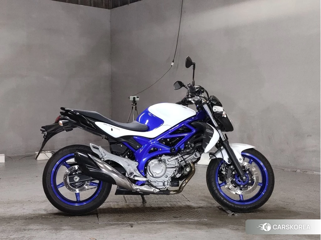 Проданный Suzuki GLADIUS 400 2013 из Японии