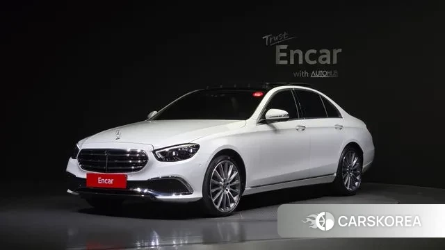 Mercedes-Benz E-Class W213 2023 Белый из Кореи