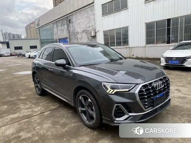 Audi Q3 2021 Темно-серый из Китая