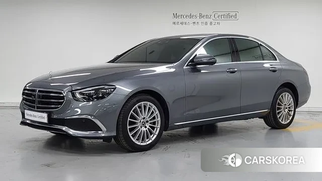 Mercedes-Benz E-Class W213 2023 Серый из Кореи