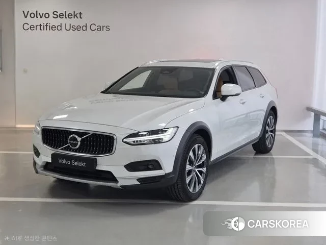 Volvo V90 Cross-Country 2025 Белый из Кореи