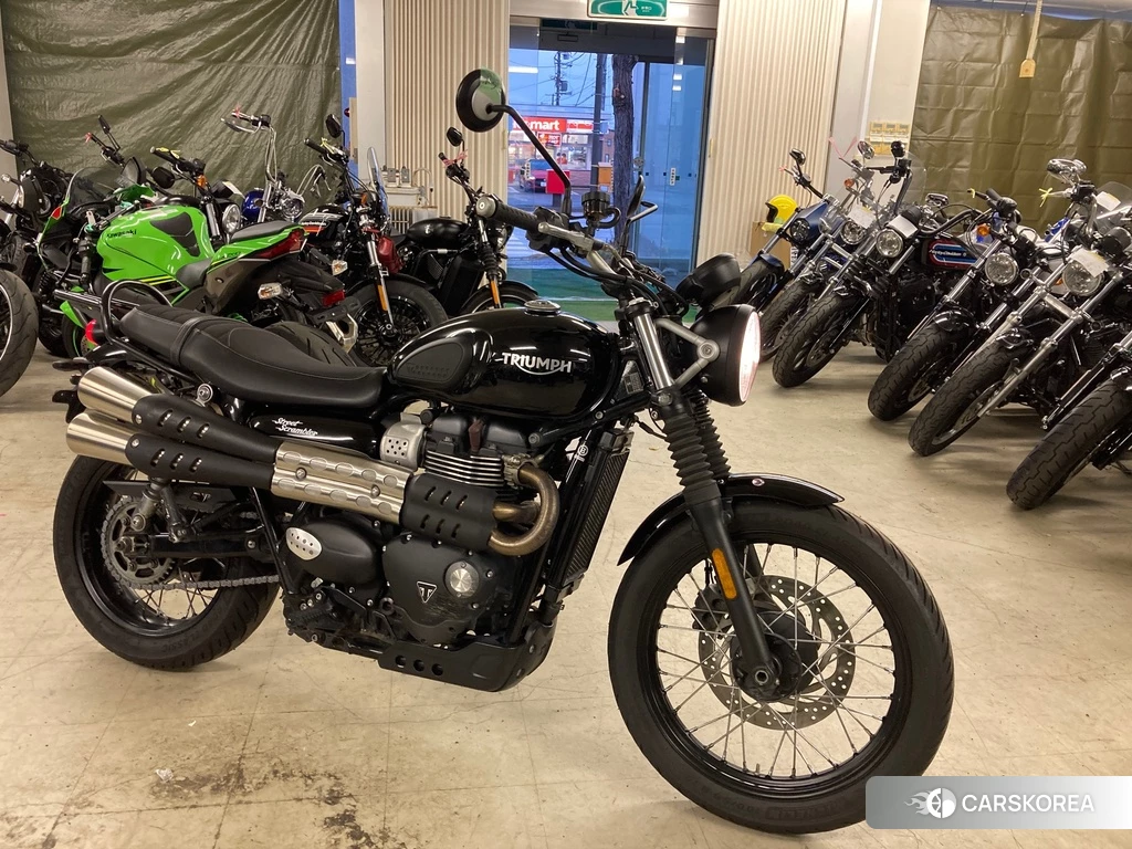 Проданный Triumph STREET SCRAMBLER 2018 из Японии