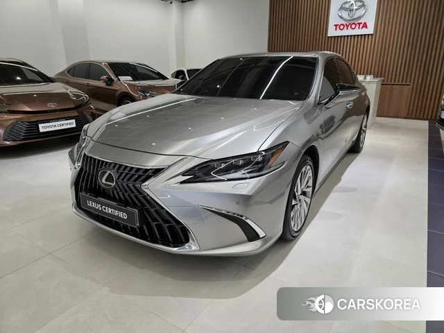 Lexus ES300h 7th generation 2024 Песочный из Кореи