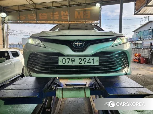 Toyota Camry (XV70) 2019 Белый из Кореи