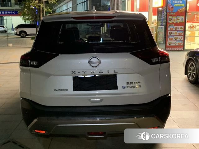 Nissan Qijun 2023 Белый из Китая