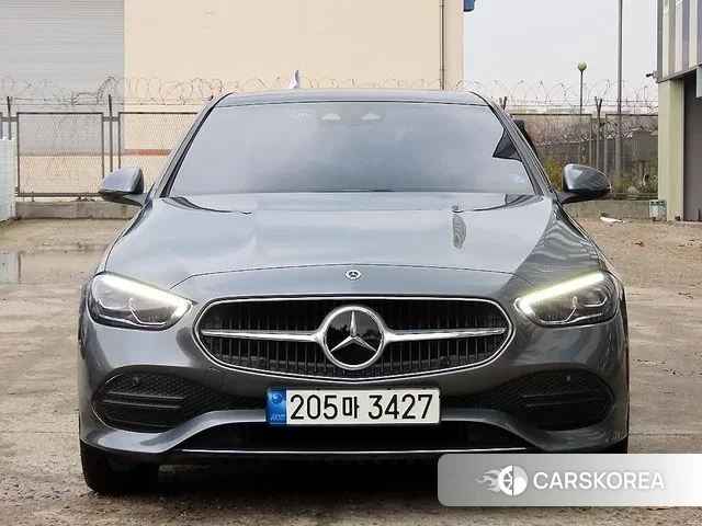 Mercedes-Benz C-Class W206 2022 Серебристо-серый из Кореи