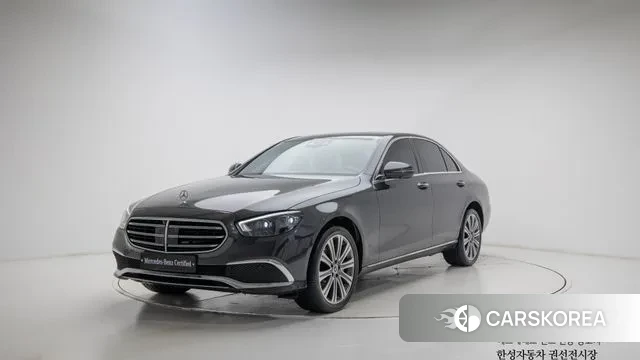 Mercedes-Benz E-Class W213 2022 Серый из Кореи