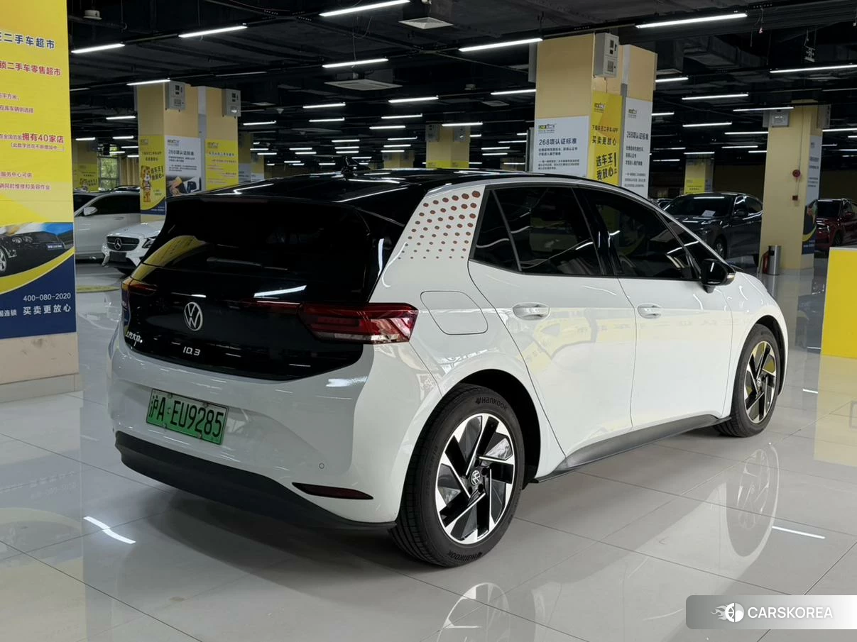 Volkswagen ID.3 2024 Белый из Китая