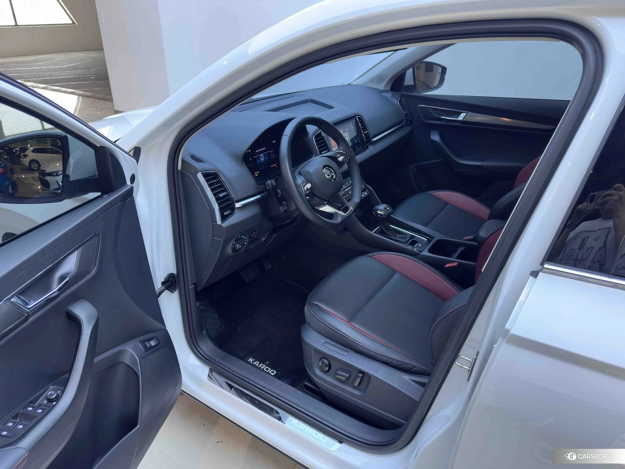 Skoda Krok 2023 Белый из Китая