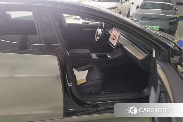 Tesla Model 3 2023 Темно-серый из Китая