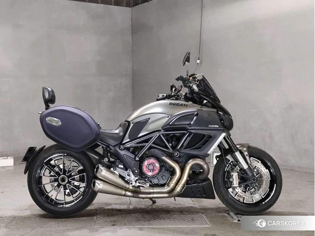 Проданный Ducati DIAVEL 2013 из Японии