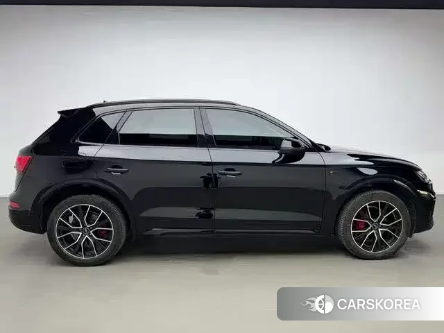 Audi Q5L 2024 Черный из Китая