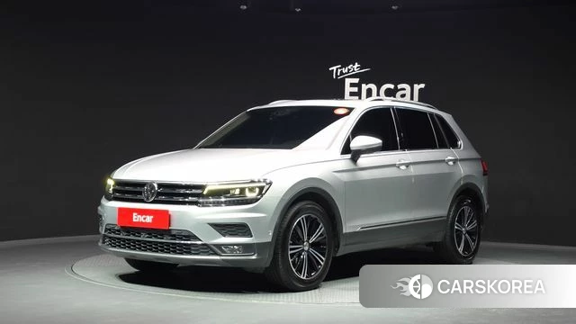Volkswagen Tiguan second Generation 2020 Серебристо-серый из Кореи