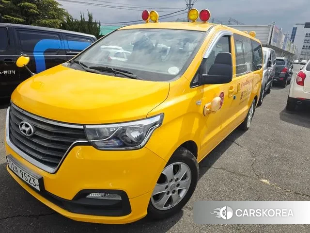 Hyundai The New Grand Starex 2019 Желтый из Кореи