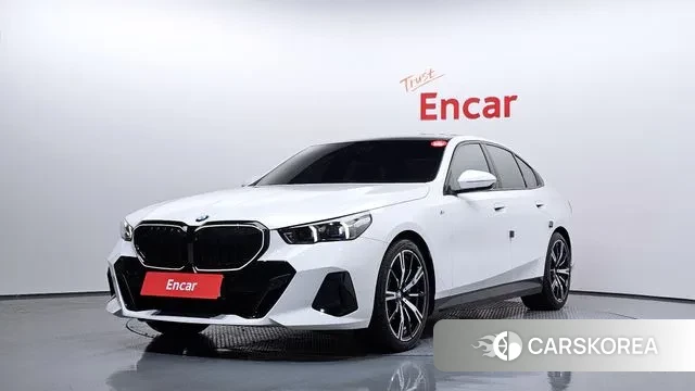 BMW 5 Series (G60) 2025 Белый из Кореи