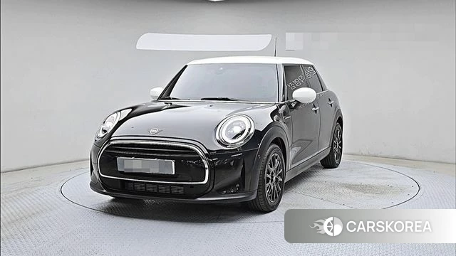 Mini Cooper 2024 Черный из Кореи