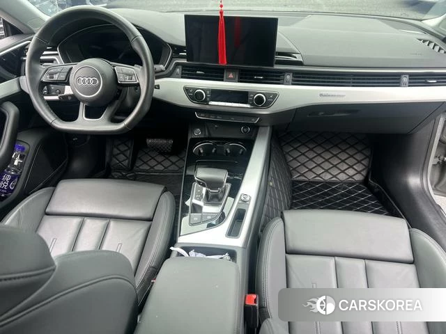 Audi A5 2022 Темно-серый из Китая