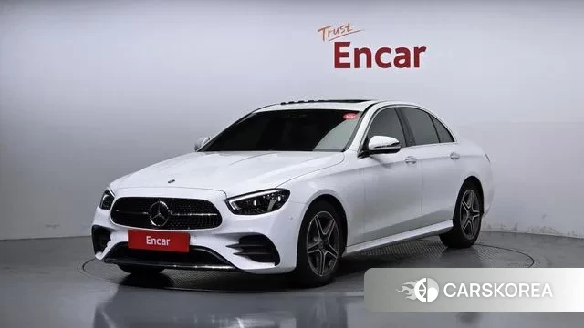 Mercedes-Benz E-Class W213 2023 Белый из Кореи