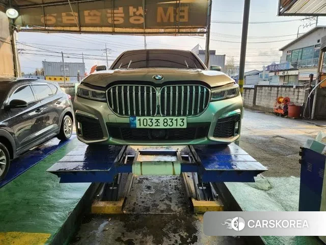 BMW 7 Series (G11) 2021 Серебристо-серый из Кореи