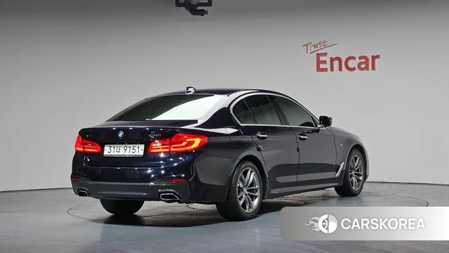 BMW 5 Series (G30) 2018 Черный из Кореи