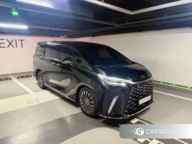 Lexus LM Second Generation 2025 Черный из Кореи