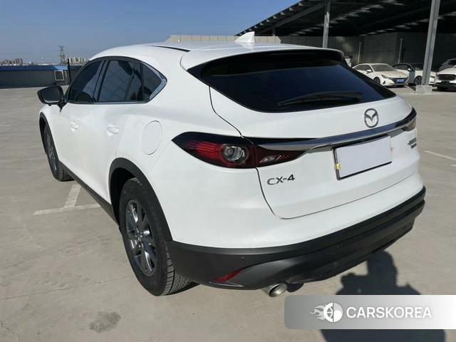Mazda CX-4 2023 Белый из Китая