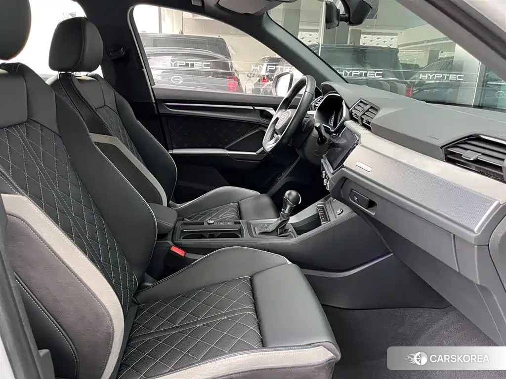 Audi Q3 2024 Белый из Китая