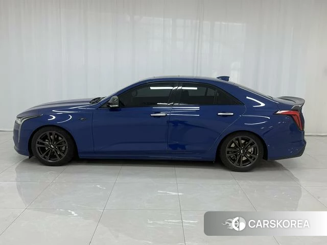 Cadillac CT4 2023 Синий из Китая