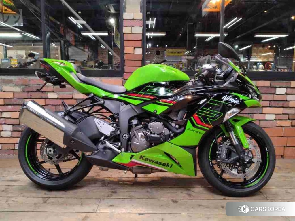 Проданный Kawasaki NINJA ZX-6R KRT 2022 из Японии, фото 2