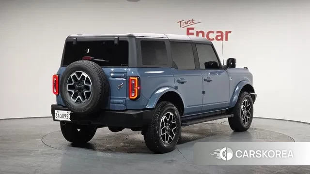 Ford Bronco 6th Generation 2024 Небесно-голубой из Кореи