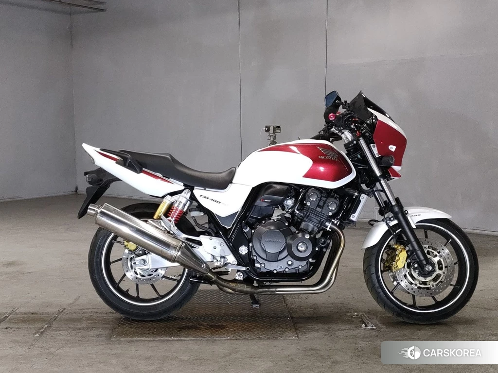 Проданный Honda CB400SF 2015 из Японии
