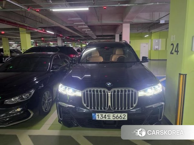 BMW X7 (G07) 2021 Черный из Кореи