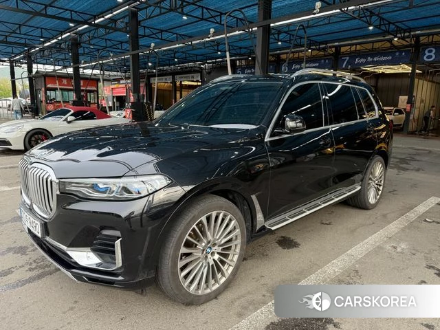 BMW X7 (G07) 2021 Черный из Кореи