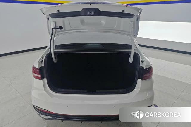 Volkswagen Lavida 2024 Белый из Китая