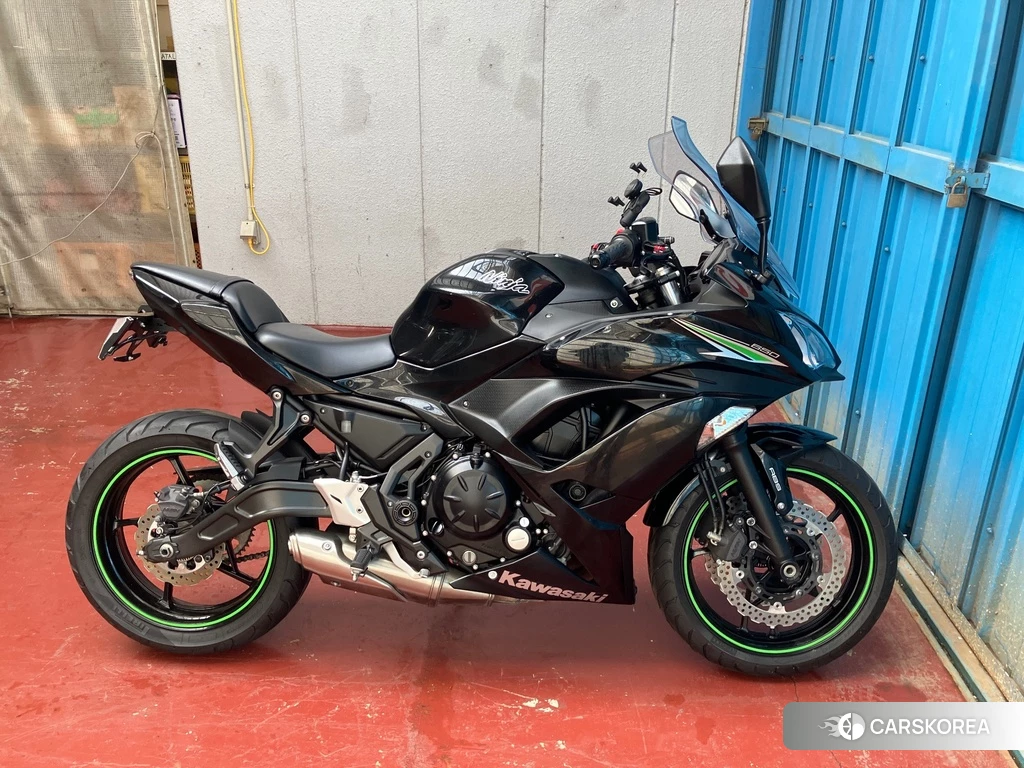 Проданный Kawasaki NINJA 650 ABS id 4162033 из Японии