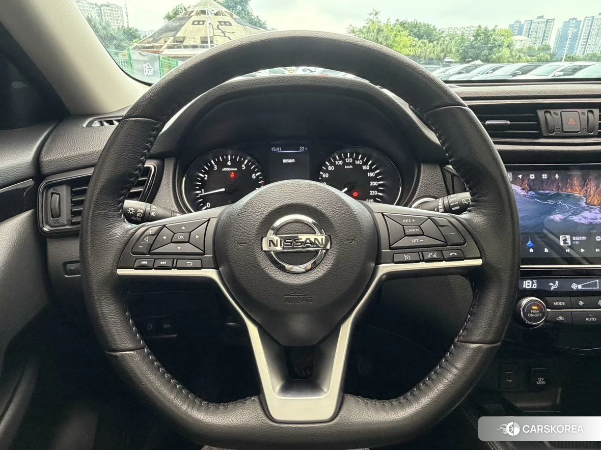 Nissan Qijun 2021 Белый из Китая