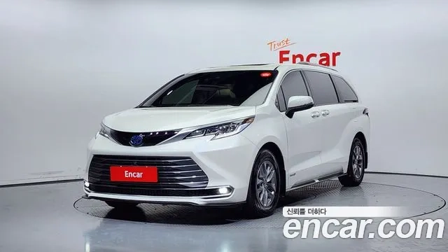 Toyota Sienna 4th Generation 2021 Белый из Кореи