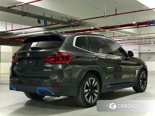 BMW iX3 2021 Черный из Китая