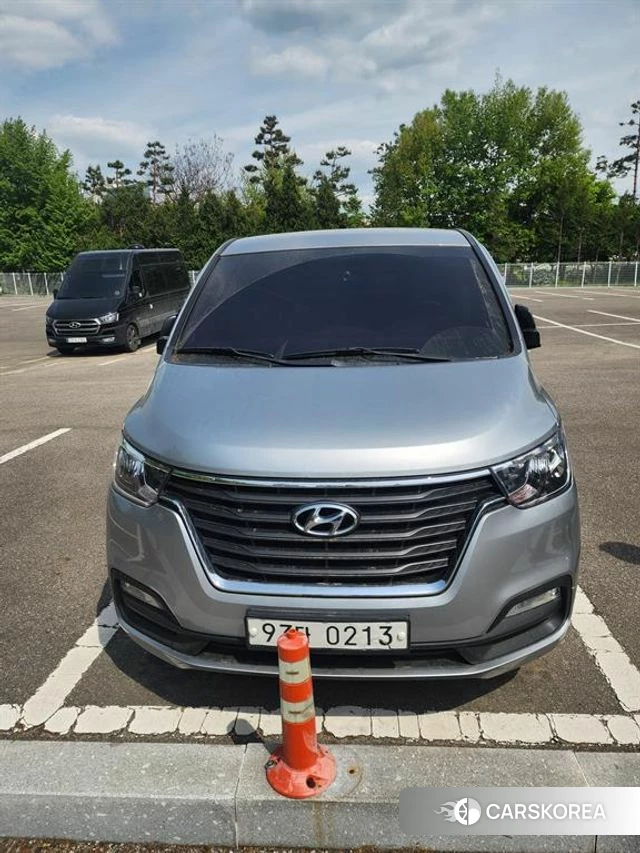 Hyundai The New Grand Starex 2019 Серебристо-серый из Кореи
