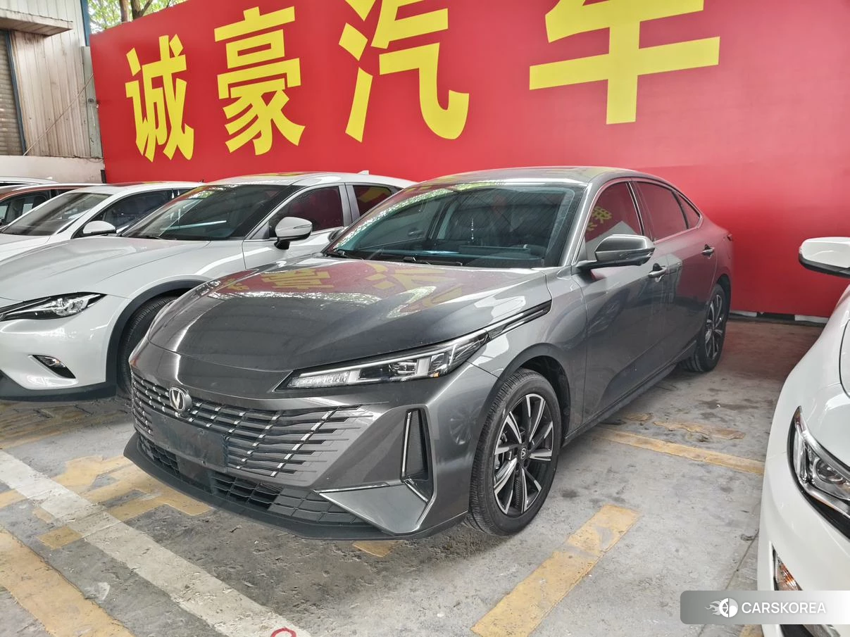 Chang'an Yidong 2025 Темно-серый из Китая