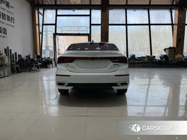 Kia K3 2023 Белый из Китая