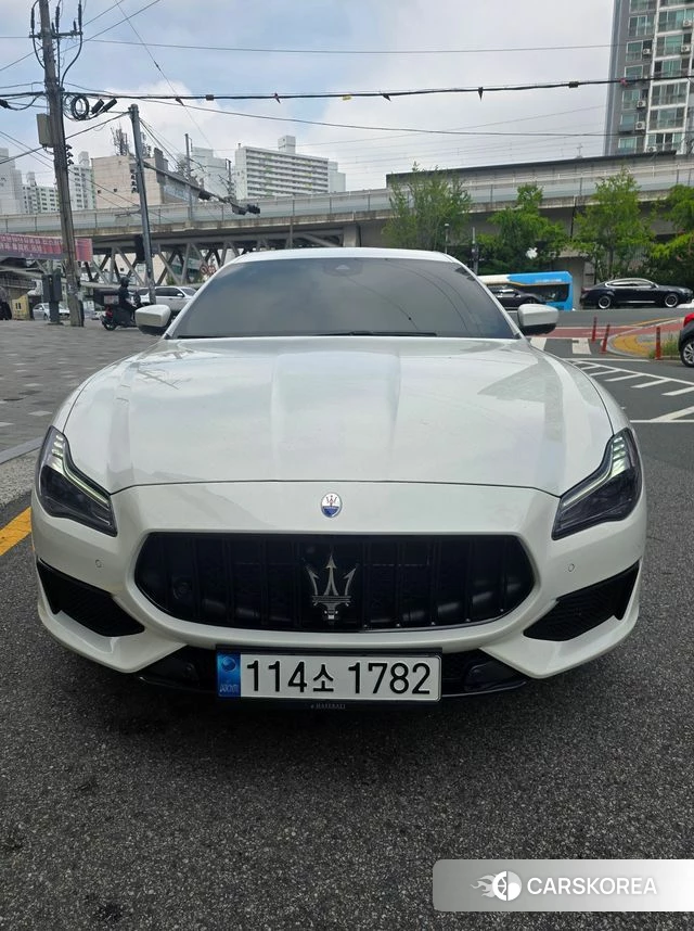 Maserati Quattroporte 2019 Белый из Кореи