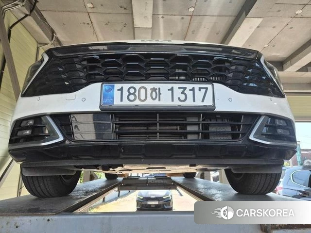 Kia Sportage 5th Generation Hybrid 2023 Белый из Кореи