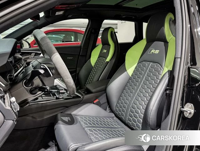 Audi RS 4 2025 Черный из Китая