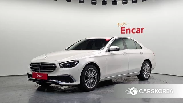 Mercedes-Benz E-Class W213 2022 Белый из Кореи