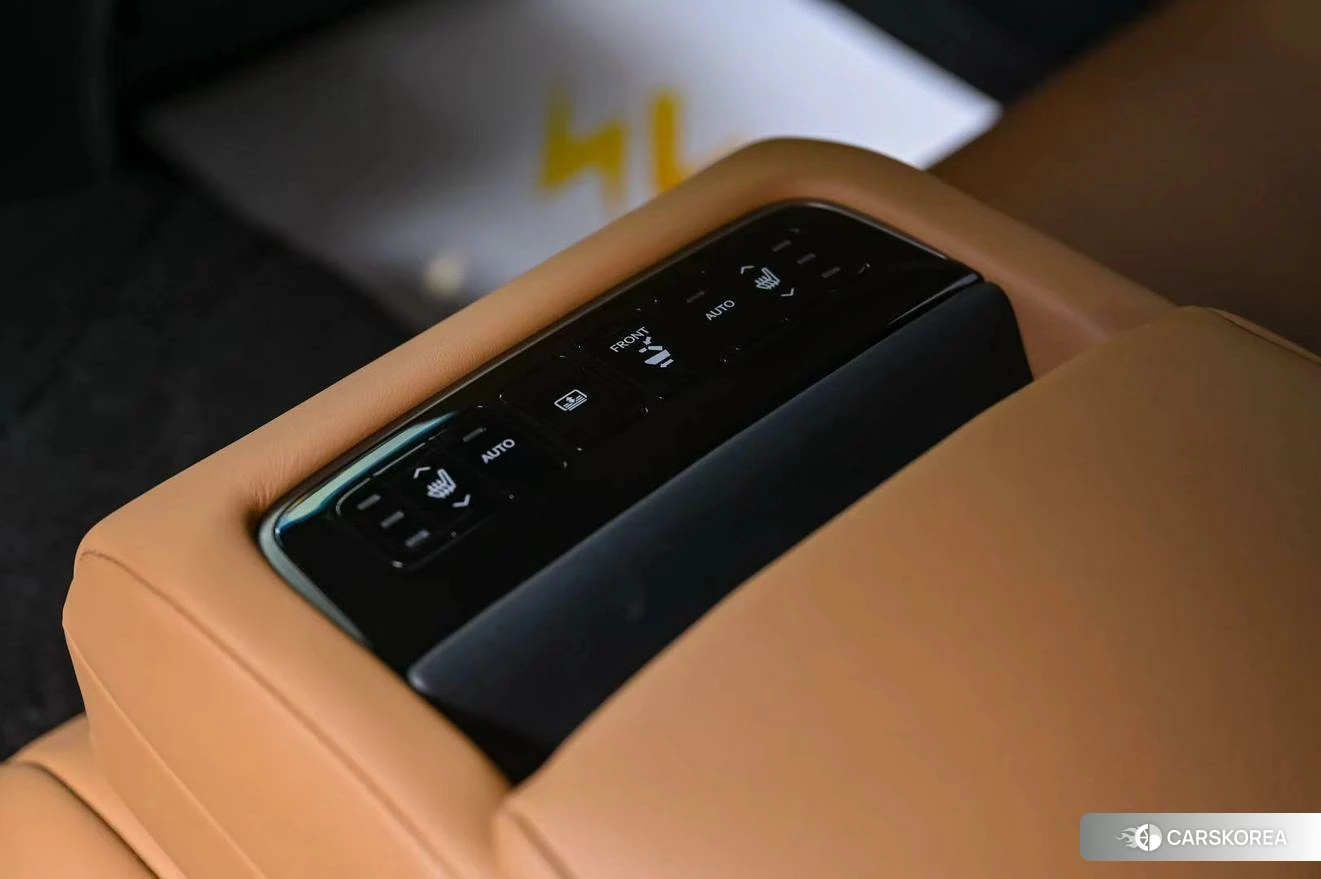 Lexus LS 2020 Серебристо-серый из Китая