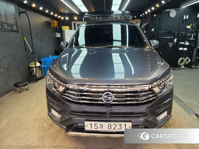 Ssangyong Korando Turismo 2018 Серый из Кореи