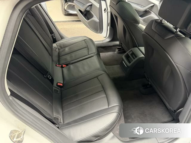 Audi A4L 2023 Белый из Китая